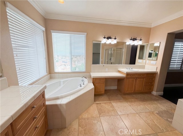 Detail Gallery Image 12 of 58 For 23 Plaza Modena, Lake Elsinore,  CA 92532 - 4 Beds | 3/1 Baths