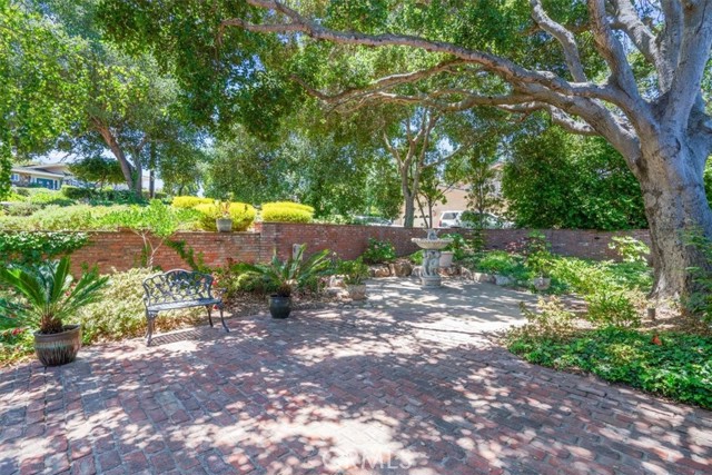 2355 Lake Marie Drive, Santa Maria CA: https://media.crmls.org/medias/041d0cf6-093c-45ce-88a0-d6e64b0ad3b7.jpg