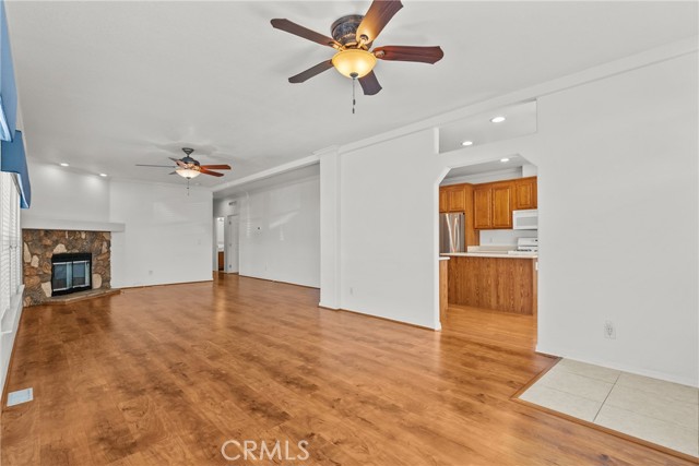 Detail Gallery Image 14 of 75 For 15455 Glenoaks Bld #502,  Sylmar,  CA 91342 - 2 Beds | 2 Baths