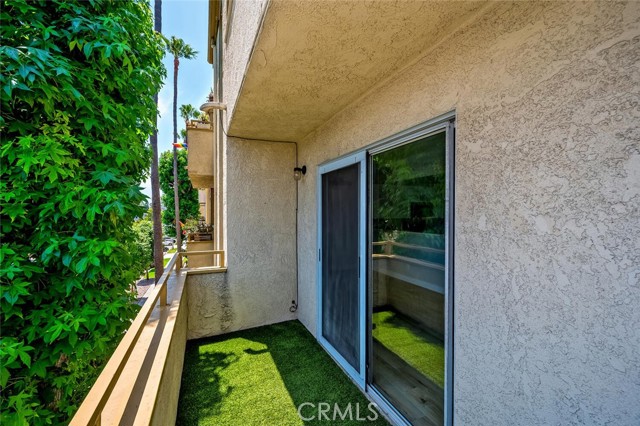 645 Chestnut Avenue, Long Beach CA: https://media.crmls.org/medias/041e0af9-8a1a-42c0-884e-e877ed083184.jpg