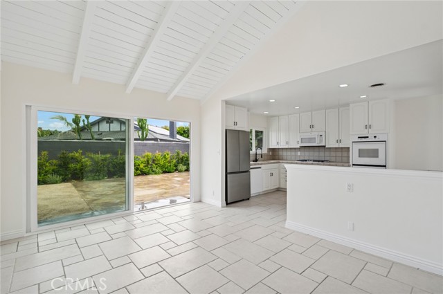33182 Blue Fin Drive, Dana Point CA: https://media.crmls.org/medias/041eb3e4-407c-4840-9c9e-5c0ff4a6a20a.jpg
