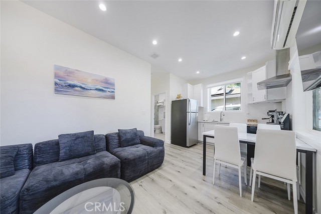 Detail Gallery Image 22 of 23 For 12809 Woodley Ave, Granada Hills,  CA 91344 - 1 Beds | 1 Baths