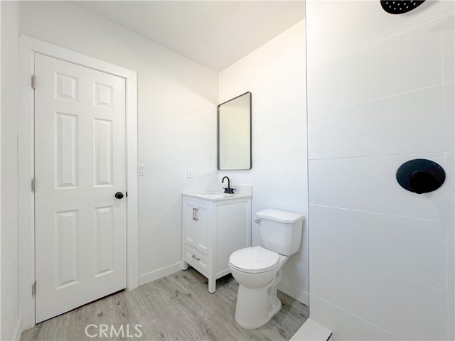 127 E 65th Street, Los Angeles CA: https://media.crmls.org/medias/041f8afc-b0c4-45dd-a79a-f216a775806a.jpg