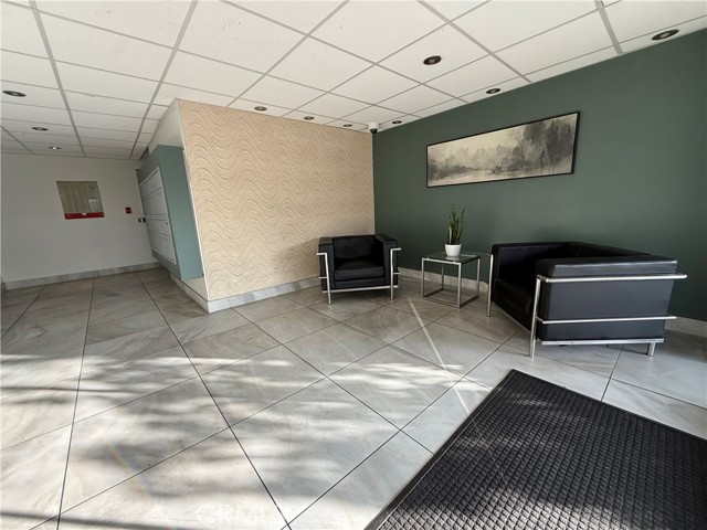 1240 S Corning, Los Angeles CA: https://media.crmls.org/medias/041fa576-f2ba-4ea9-ba74-69018c1f53c0.jpg