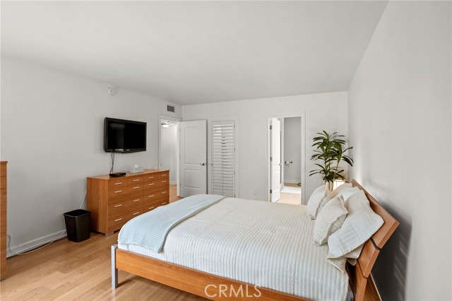 4915 Tyrone Avenue, Sherman Oaks CA: https://media.crmls.org/medias/0420be6d-18d1-4af6-87d7-328269c7b690.jpg