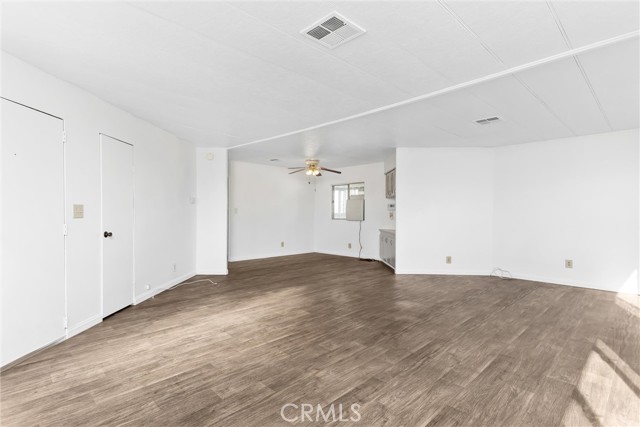 35011 Avenue E, Yucaipa CA: https://media.crmls.org/medias/0420d093-47d5-4047-891c-4ab60eb7c857.jpg