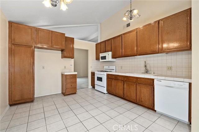 Detail Gallery Image 10 of 39 For 28525 La Noche, Mission Viejo,  CA 92692 - 3 Beds | 2 Baths
