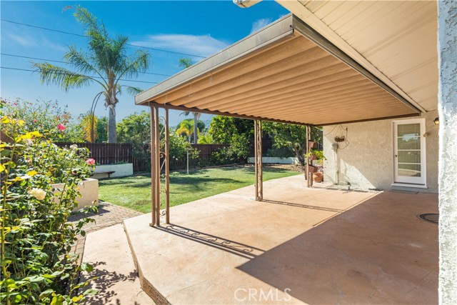 Entering the backyard  from the kitchen side.