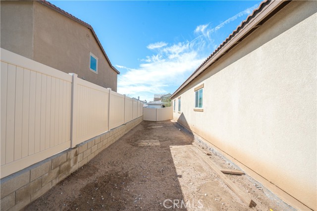 Detail Gallery Image 36 of 44 For 10657 Appaloosa, Hesperia,  CA 92345 - 4 Beds | 3 Baths