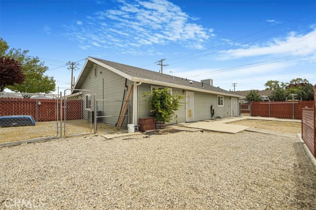 Detail Gallery Image 9 of 48 For 22301 Westwood Bld, Tehachapi,  CA 93561 - 3 Beds | 2 Baths