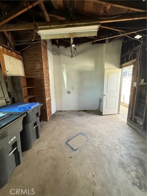 Detail Gallery Image 9 of 12 For 1930 W 18th, Santa Ana,  CA 92706 - 2 Beds | 1 Baths