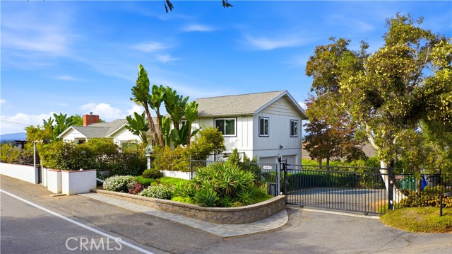Detail Gallery Image 2 of 48 For 1864 Winterwarm, Fallbrook,  CA 92028 - 3 Beds | 2/1 Baths