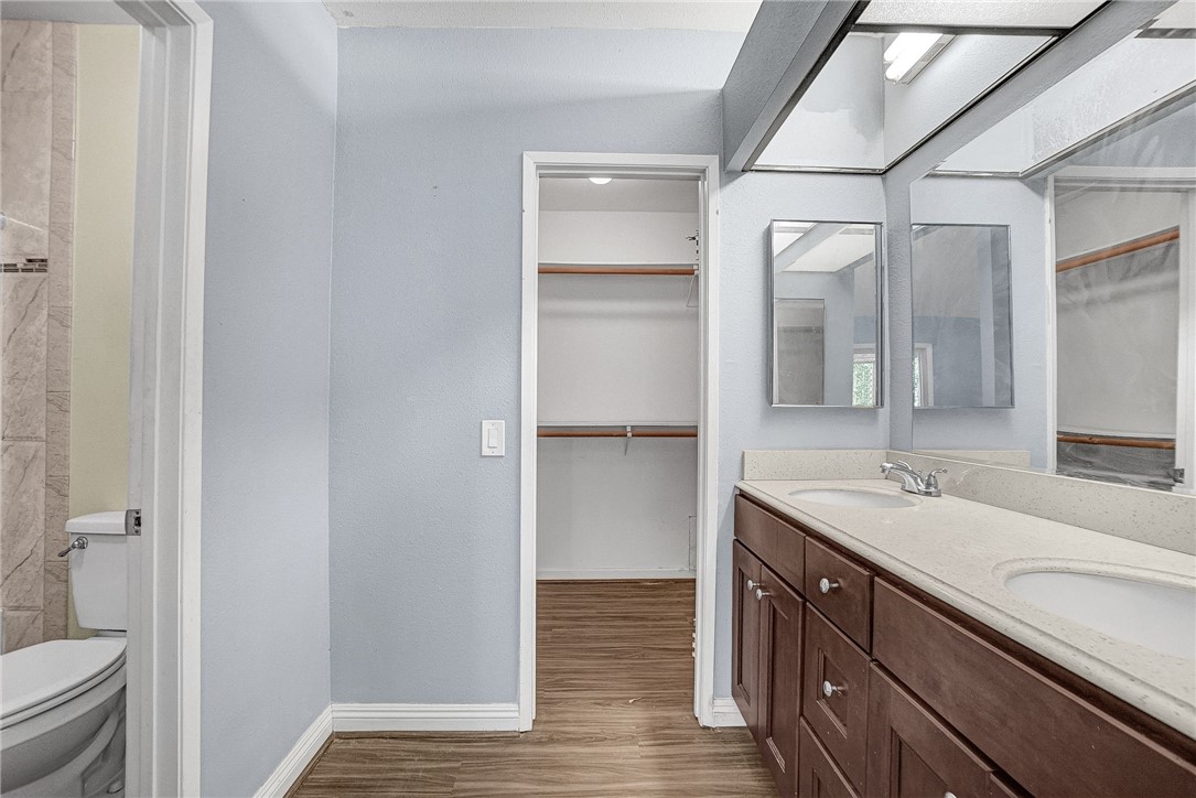 Detail Gallery Image 22 of 40 For 14435 Valerio St #10,  Van Nuys,  CA 91405 - 3 Beds | 2/1 Baths