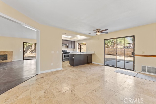 Detail Gallery Image 12 of 40 For 2395 Marigold St, San Bernardino,  CA 92407 - 4 Beds | 2 Baths