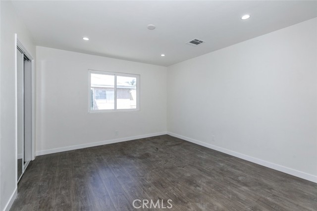 11304 Tiara Street, North Hollywood CA: https://media.crmls.org/medias/042362f6-5f09-4e02-ae17-859b5aa46e63.jpg