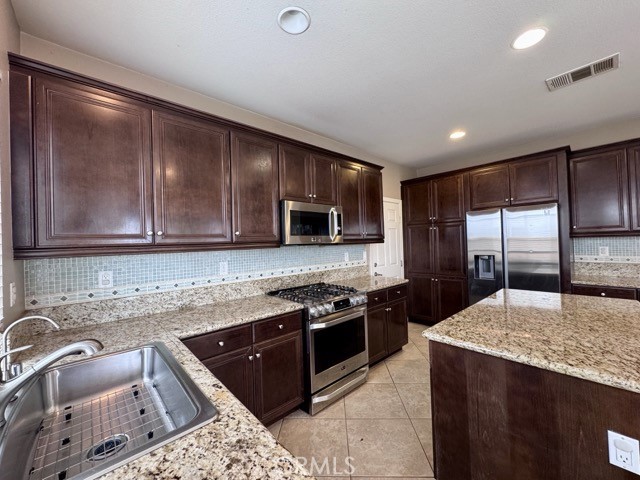 Detail Gallery Image 16 of 50 For 35889 Wolverine Ln, Murrieta,  CA 92563 - 5 Beds | 3 Baths