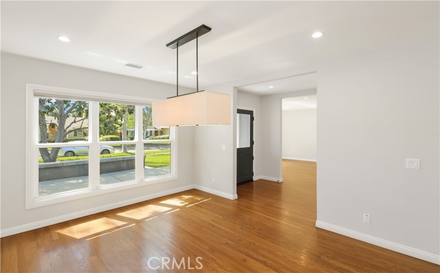 Detail Gallery Image 13 of 43 For 933 W Riviera Dr., Santa Ana,  CA 92705 - 3 Beds | 2/1 Baths