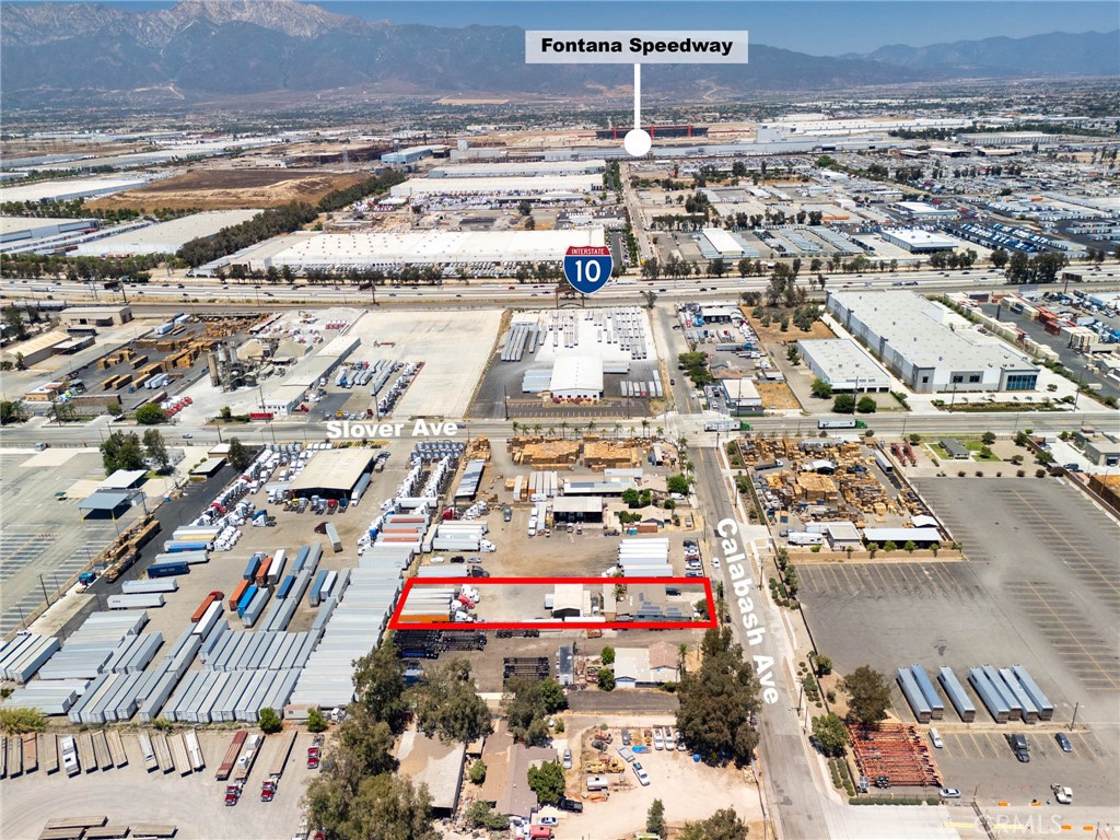 https://media.crmls.org/medias/04242a5b-2771-4c6e-835f-b0952352c910.jpg?preset=X-Large