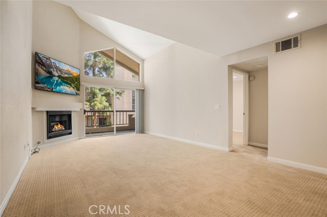 Detail Gallery Image 2 of 26 For 21550 Burbank Bld #316,  Woodland Hills,  CA 91367 - 2 Beds | 2 Baths