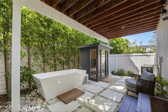 1002 3rd St, Hermosa Beach, California 90254, 4 Bedrooms Bedrooms, ,2 BathroomsBathrooms,Residential,For Sale,3rd St,SB26070138