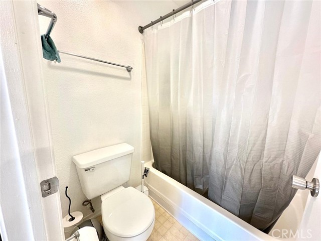 Detail Gallery Image 11 of 12 For 2554 Olive, Palmdale,  CA 93550 - 2 Beds | 2 Baths