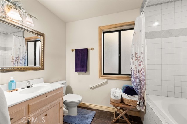 Detail Gallery Image 16 of 31 For 2011 Nob Hill, Running Springs,  CA 92382 - 3 Beds | 2/1 Baths