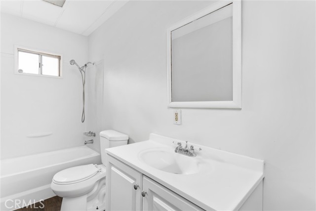 35011 Avenue E, Yucaipa CA: https://media.crmls.org/medias/04285853-2243-434b-8b95-6bb4f21c38a7.jpg