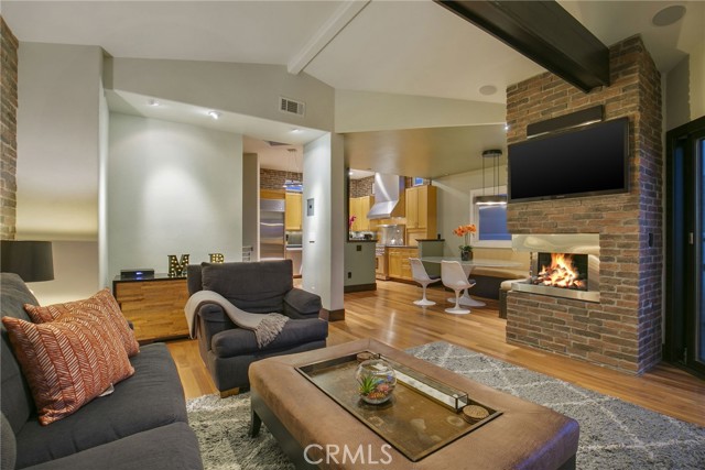 405 15th Street, Manhattan Beach CA: https://media.crmls.org/medias/0428929c-7abc-4764-9e04-397d961f1372.jpg