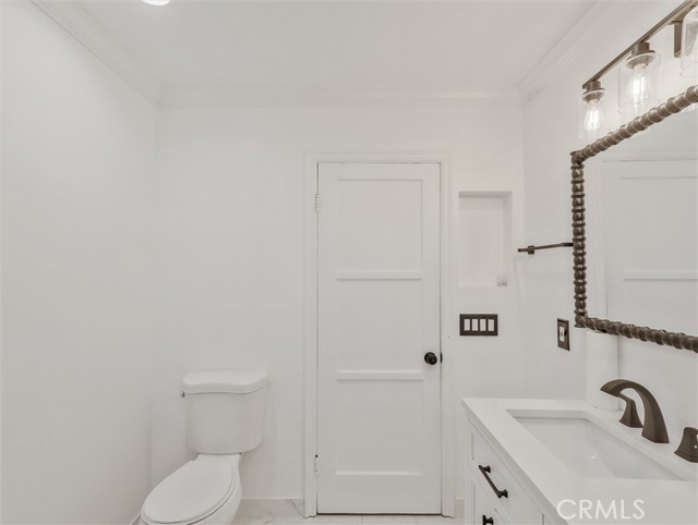 Detail Gallery Image 17 of 26 For 3826 S Burnside, Baldwin Hills,  CA 90008 - 3 Beds | 1 Baths