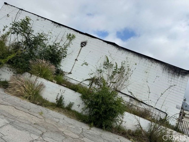 Detail Gallery Image 5 of 5 For 2427 Lake, Altadena,  CA 91001 - – Beds | – Baths