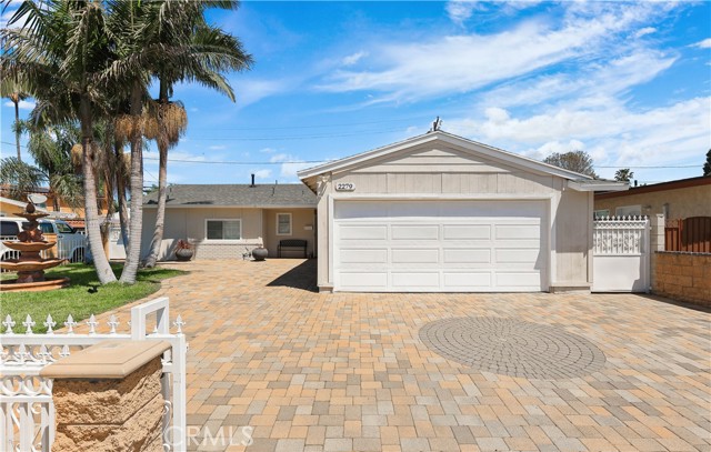 2279 W Falmouth Avenue, Anaheim CA: https://media.crmls.org/medias/04297371-f7a1-4680-b061-d387212a6bbc.jpg