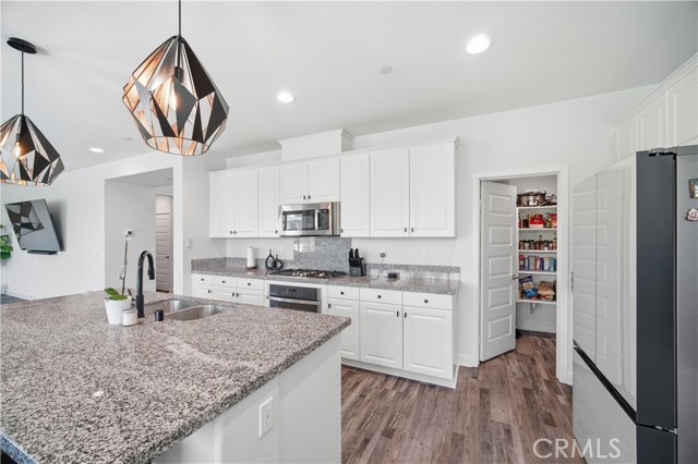 Detail Gallery Image 15 of 52 For 29387 Rockview Ct, Menifee,  CA 92584 - 5 Beds | 4 Baths