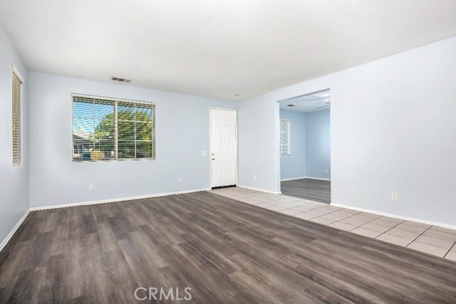Detail Gallery Image 4 of 20 For 3756 Saddleback Dr, Palmdale,  CA 93550 - 4 Beds | 2 Baths