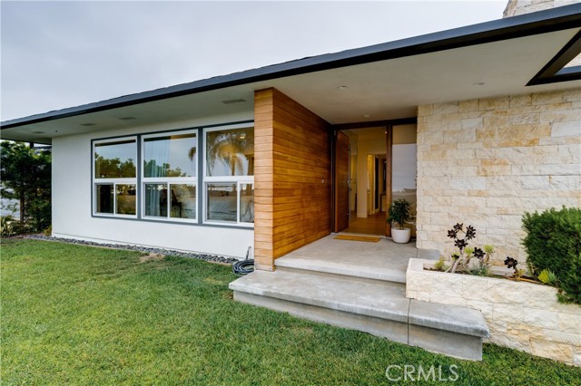 1806 Calle Leticia, San Clemente CA: https://media.crmls.org/medias/0429c696-7558-4d52-b70e-e924c1abd174.jpg