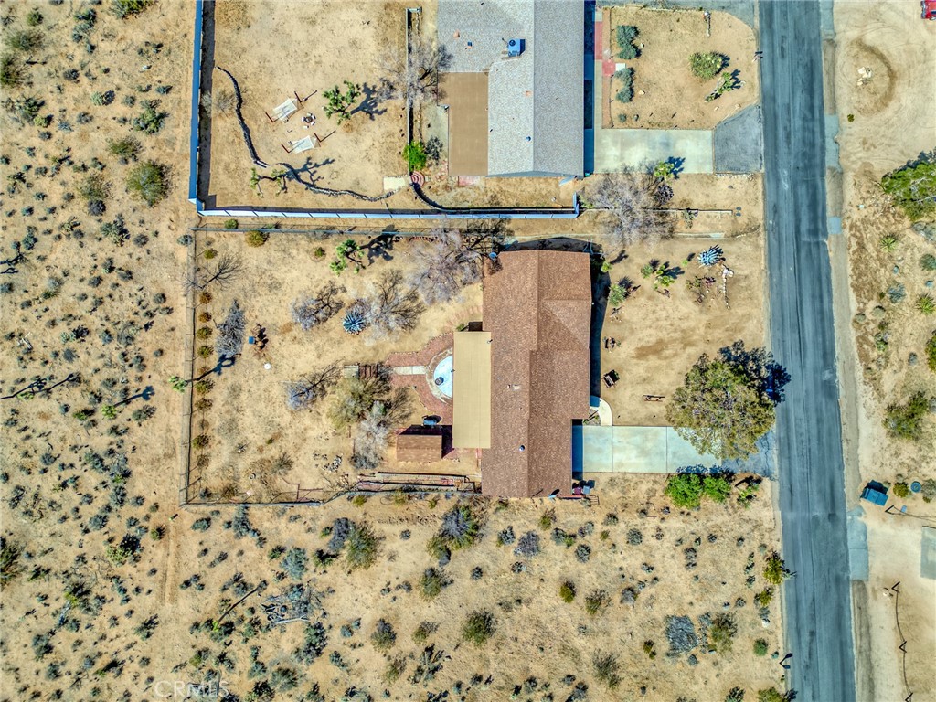 https://media.crmls.org/medias/042b17b9-75a1-4cbe-9bfe-1e347730ab34.jpg?preset=X-Large