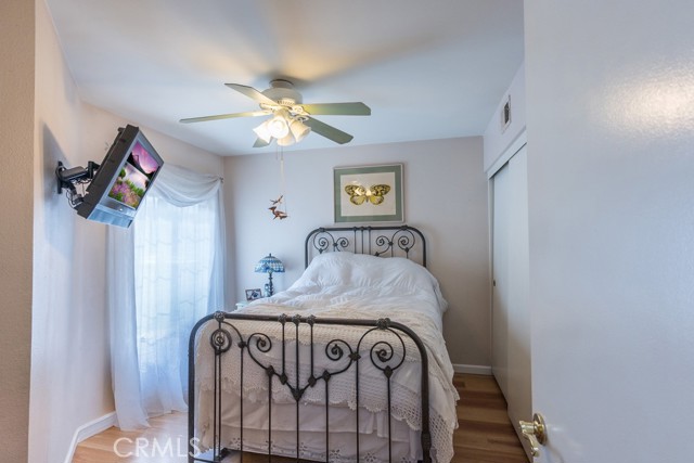Image 13 of 35 For 25847 Mcbean Pkwy  25