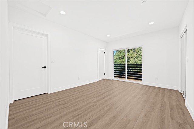 Detail Gallery Image 26 of 35 For 6700 Kester Ave, Van Nuys,  CA 91405 - 5 Beds | 4 Baths