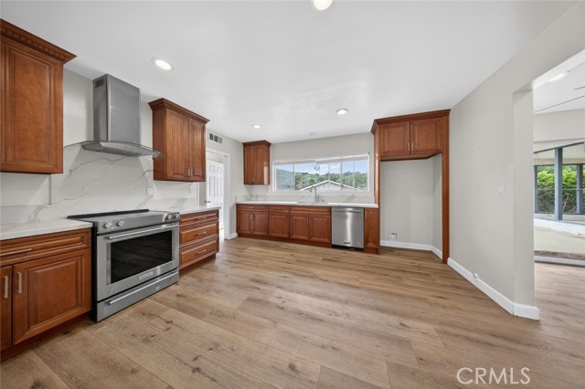 Detail Gallery Image 13 of 45 For 10346 Siesta Dr, Sunland,  CA 91040 - 2 Beds | 3 Baths