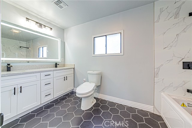 5334 S Victoria Avenue, Los Angeles CA: https://media.crmls.org/medias/042bdf05-4767-4b26-81d3-d63e2cb3f950.jpg