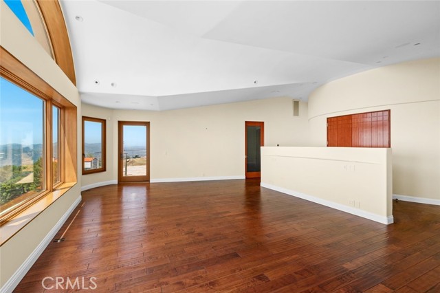 24517 Piuma Road, Malibu CA: https://media.crmls.org/medias/042d1208-564e-4320-a1de-890e97df6958.jpg
