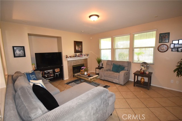 1886 Mount Verdugo Lane, Perris CA: https://media.crmls.org/medias/042d13b3-d29d-41d9-83cb-9936afa63fa1.jpg