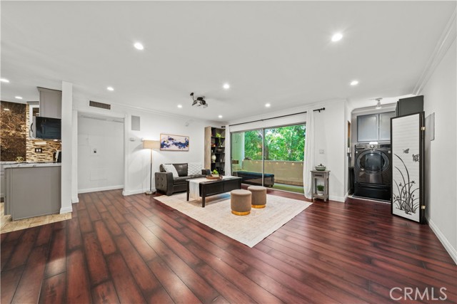 Detail Gallery Image 2 of 27 For 5215 Balboa Bld #203,  Encino,  CA 91316 - 2 Beds | 2 Baths