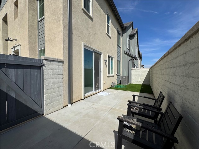 3530 E Delight Paseo, Ontario CA: https://media.crmls.org/medias/042dbe2f-648e-4420-8a62-a92289865b71.jpg