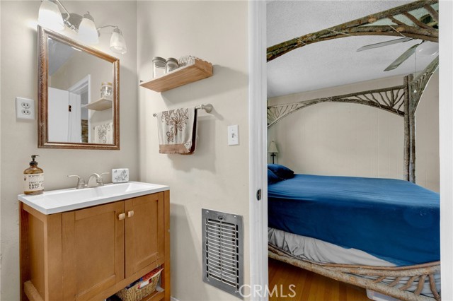 15902 Santa Fe Street, Whittier CA: https://media.crmls.org/medias/042e0115-c219-4114-b3e1-7cd7e925712a.jpg