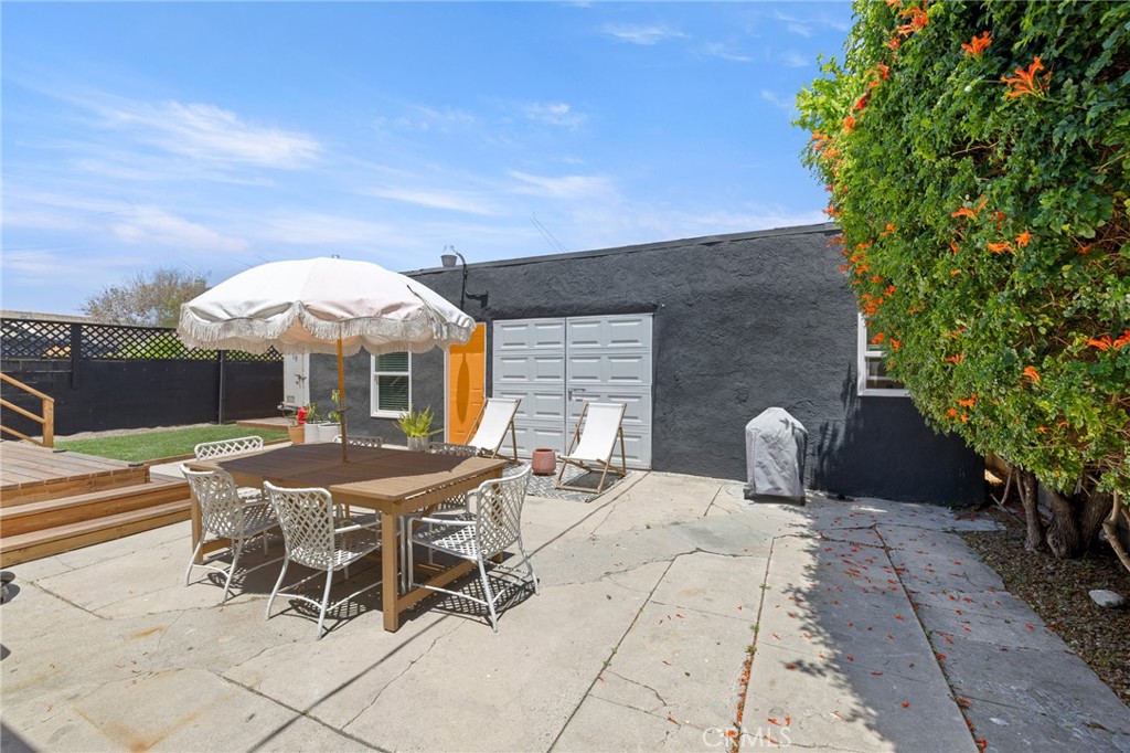 1583 W 48th Street