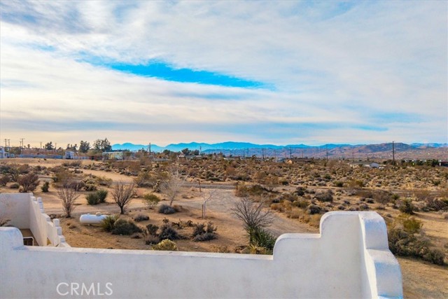 7423 Juniper Road, Joshua Tree CA: https://media.crmls.org/medias/042f3524-c45b-4f46-9066-b48422a9f6d6.jpg
