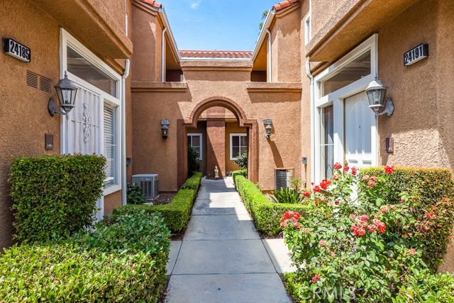 24189 HARBOR RIDGE Lane, Lake Forest CA: https://media.crmls.org/medias/042f6b6c-9cd1-4c7b-a90f-66edbba44974.jpg