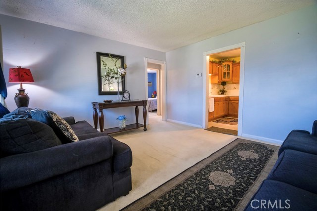 Detail Gallery Image 5 of 32 For 8331 Vista Del Rosa St, Downey,  CA 90240 - 3 Beds | 2 Baths