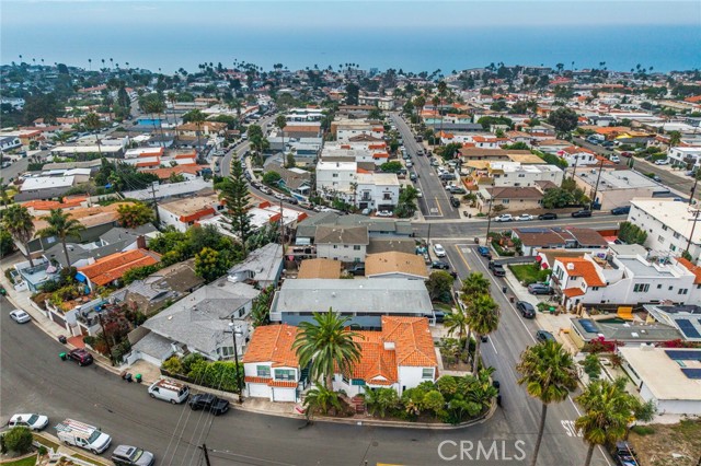147 Avenida Rosa, San Clemente CA: https://media.crmls.org/medias/04300791-a8a2-4998-bc85-43491eccf335.jpg