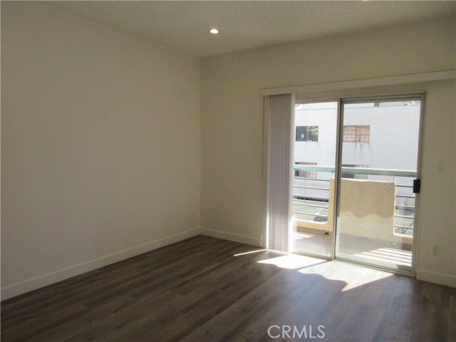 Detail Gallery Image 19 of 25 For 7330 Eton Ave #203,  Canoga Park,  CA 91303 - 2 Beds | 2 Baths
